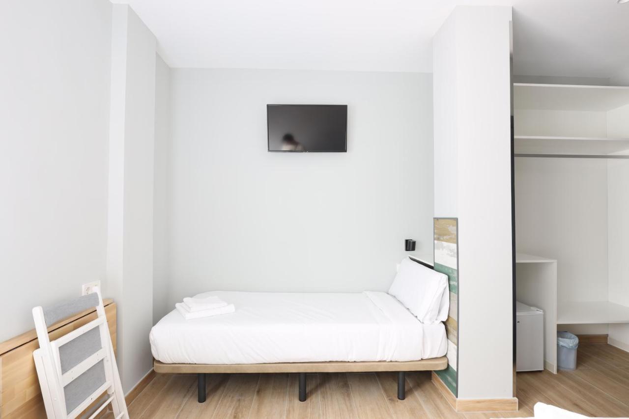 Hey Rooms Cerdanyola del Valles Buitenkant foto