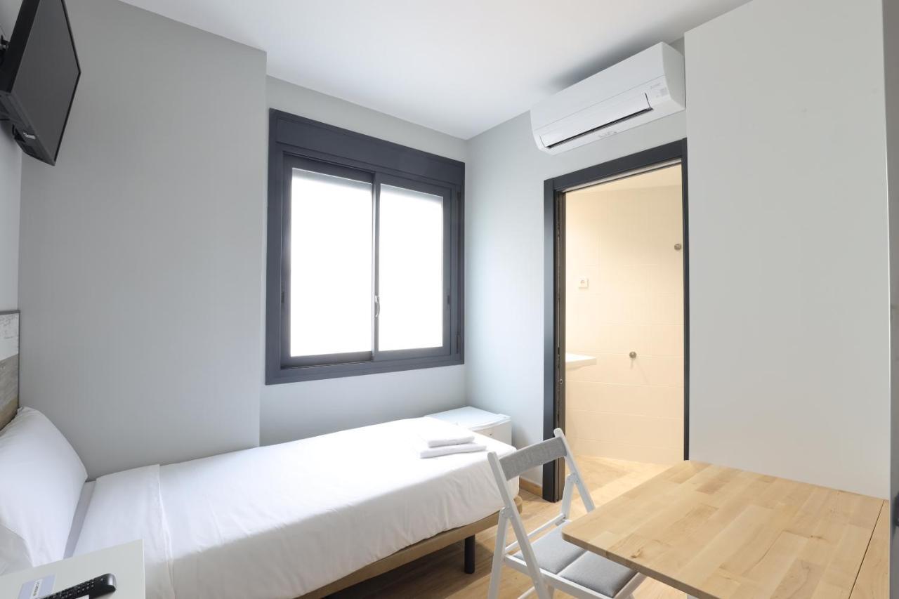 Hey Rooms Cerdanyola del Valles Buitenkant foto