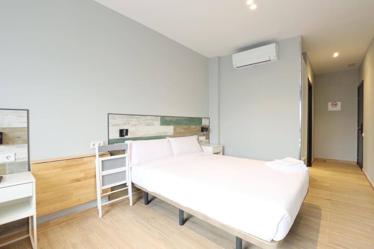 Hey Rooms Cerdanyola del Valles Buitenkant foto